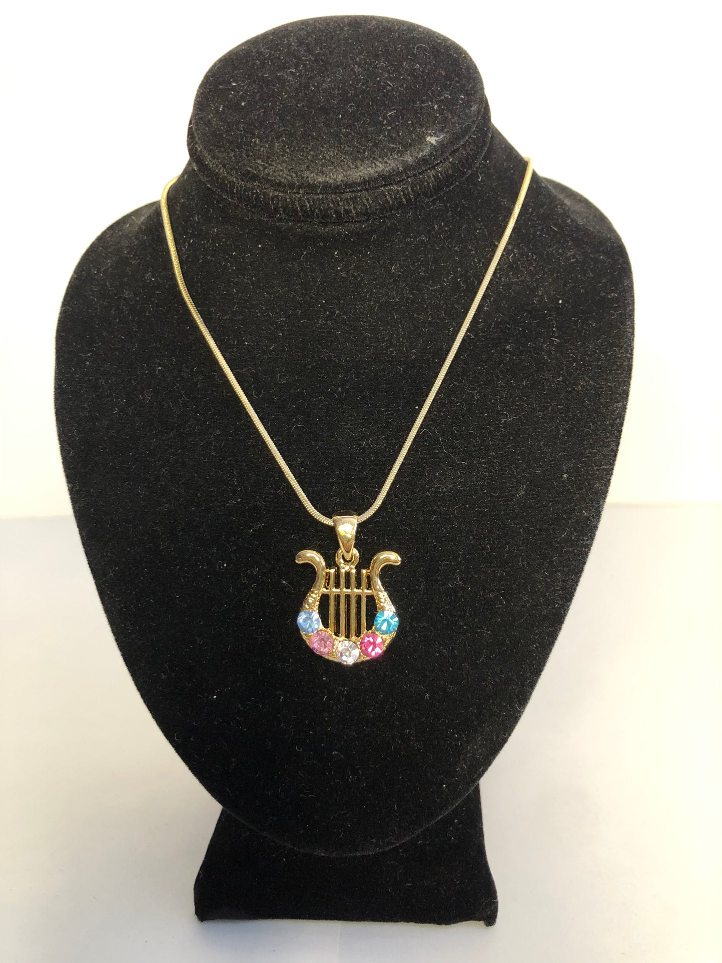 Harp necklace