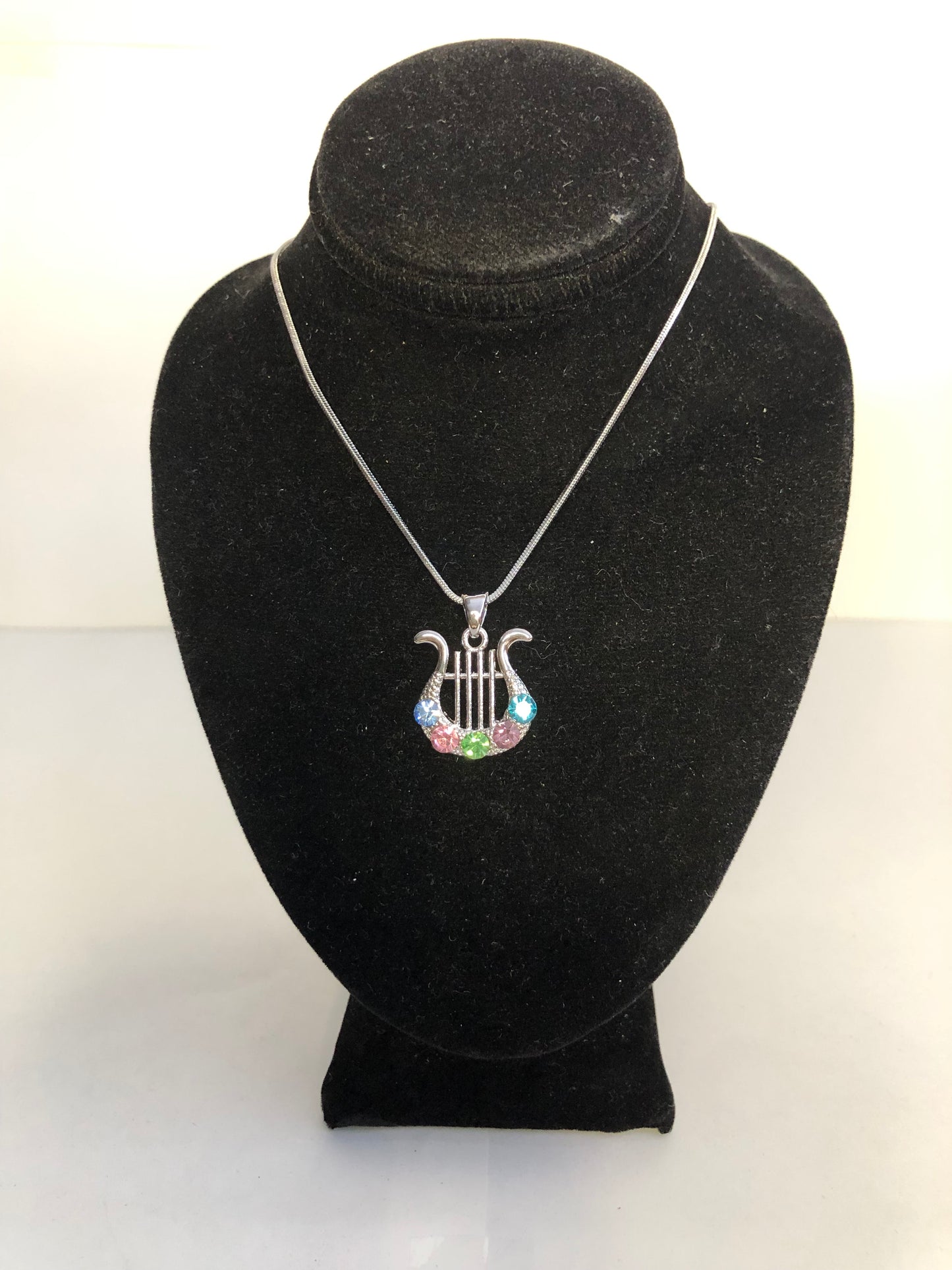 Harp necklace